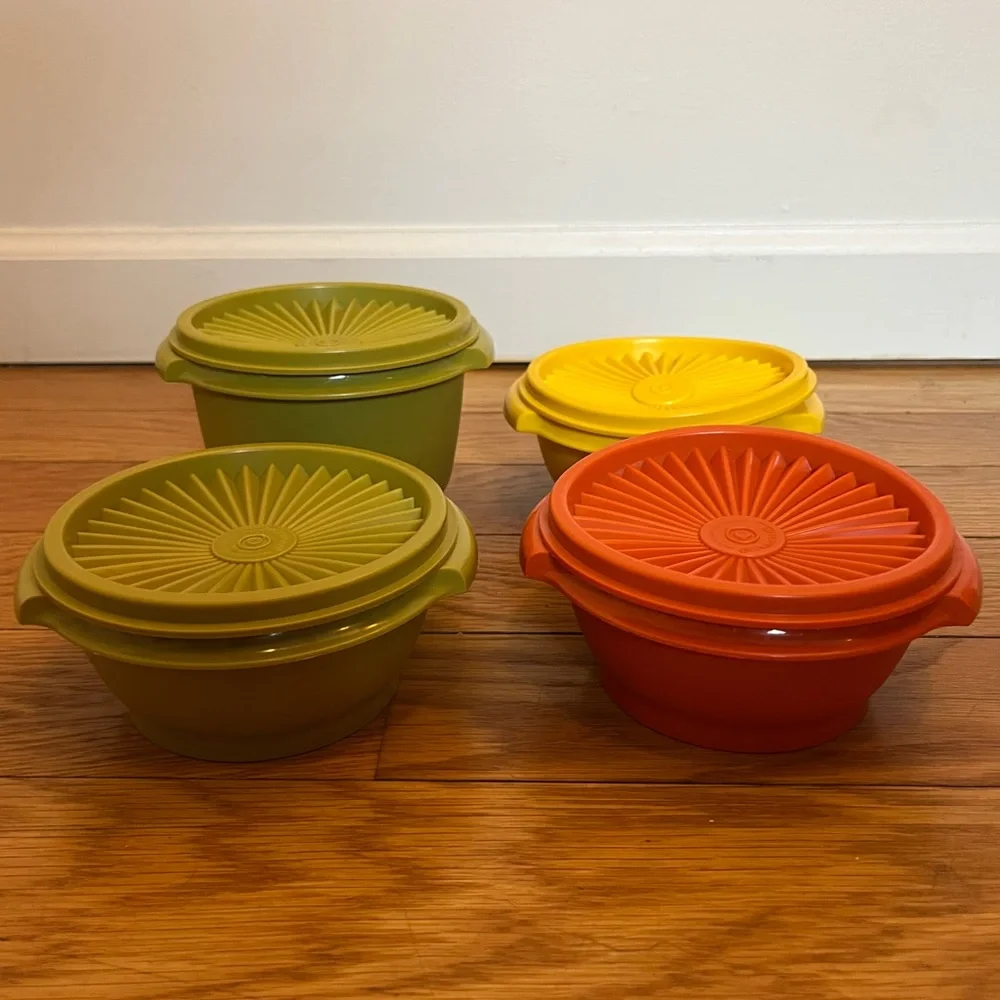 Vintage Tupperware Servalier Storage Bowls w Starburst Lids Set of 4 - Picture 2 of 7